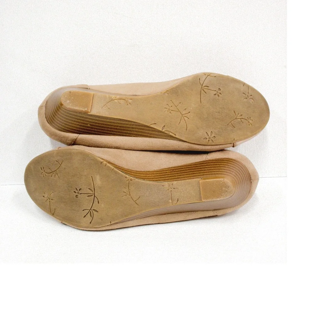 Madden Girl Shoes by STEVE MADDEN 'UMA' Wedge Low Heel Size 8 M